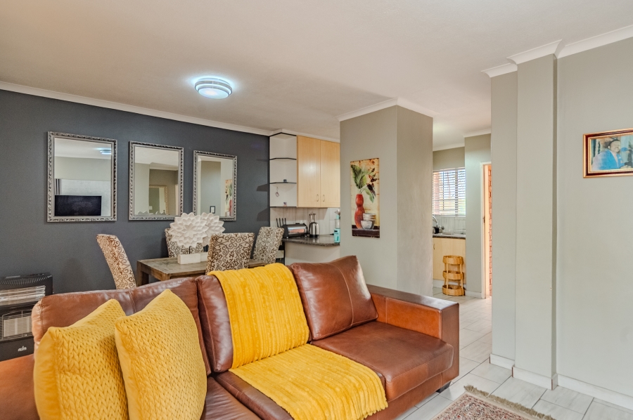 2 Bedroom Property for Sale in Die Hoewes Gauteng