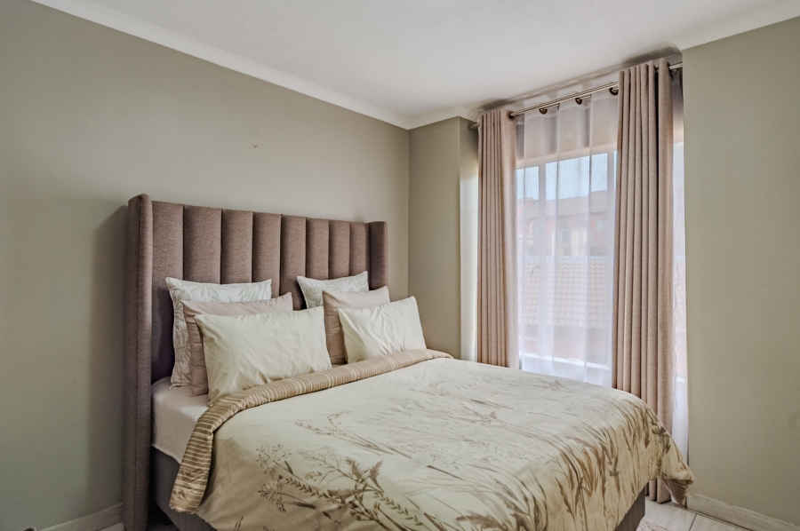 2 Bedroom Property for Sale in Die Hoewes Gauteng