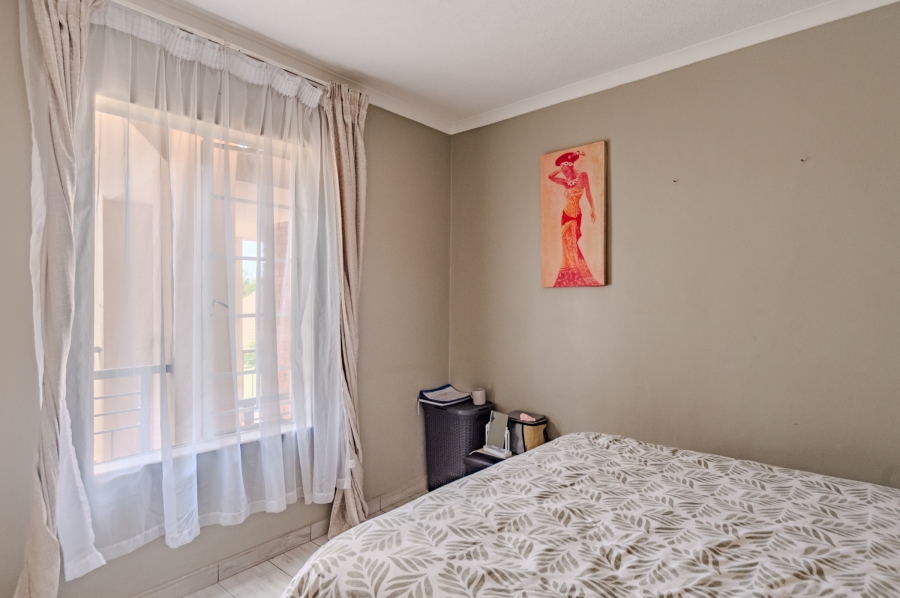 2 Bedroom Property for Sale in Die Hoewes Gauteng