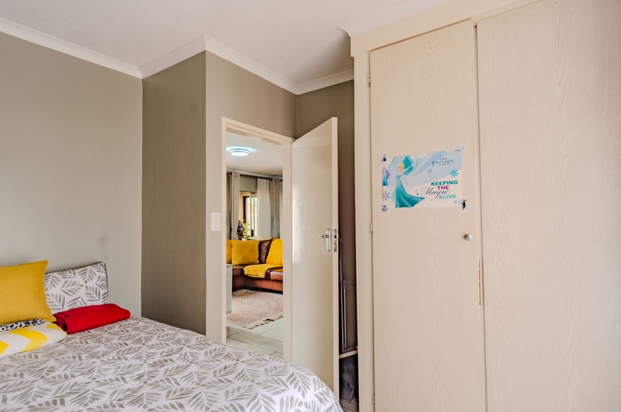 2 Bedroom Property for Sale in Die Hoewes Gauteng