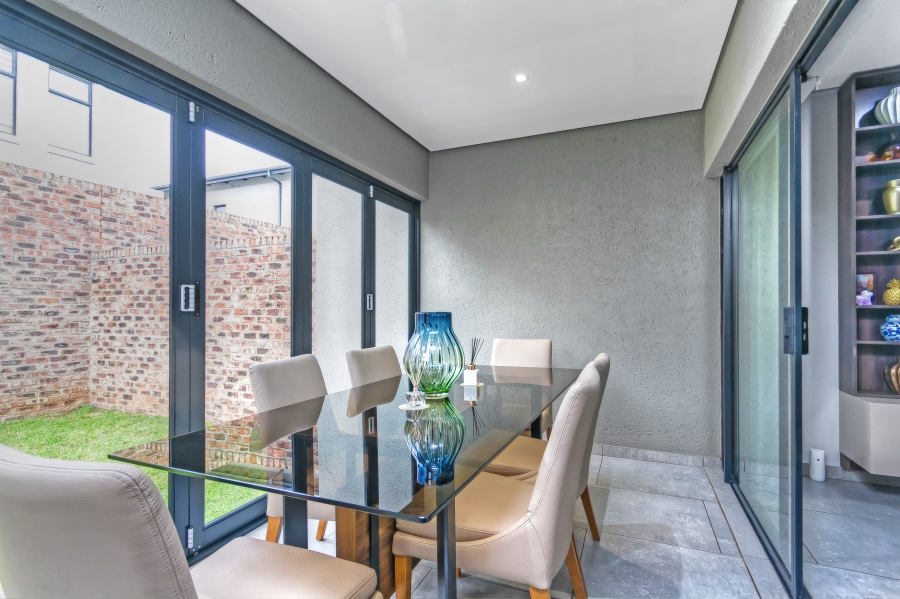 3 Bedroom Property for Sale in Crowthorne AH Gauteng