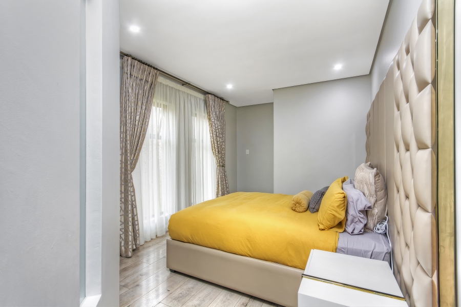 3 Bedroom Property for Sale in Crowthorne AH Gauteng