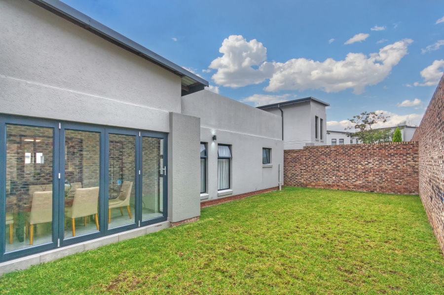 3 Bedroom Property for Sale in Crowthorne AH Gauteng