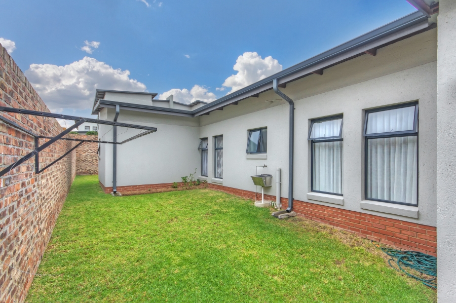 3 Bedroom Property for Sale in Crowthorne AH Gauteng