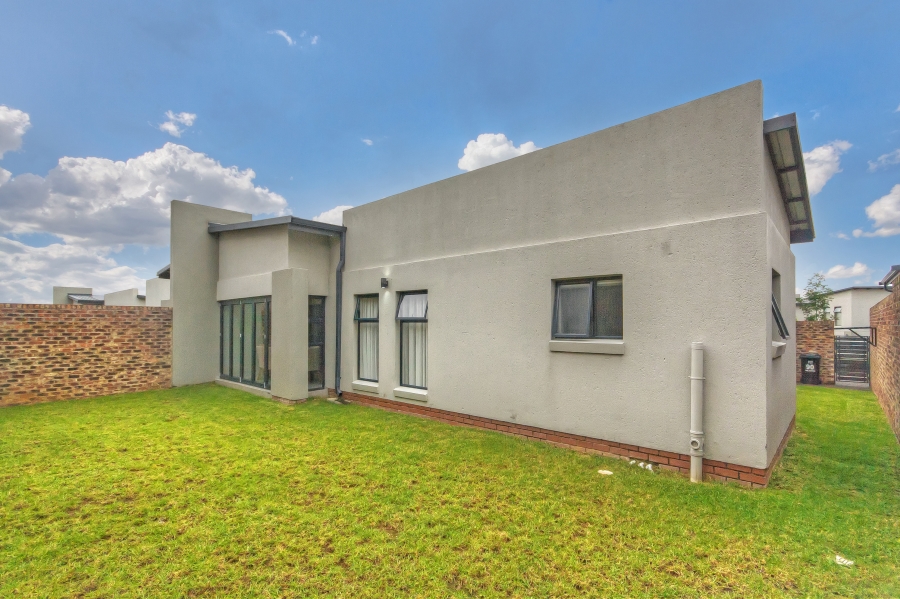 3 Bedroom Property for Sale in Crowthorne AH Gauteng