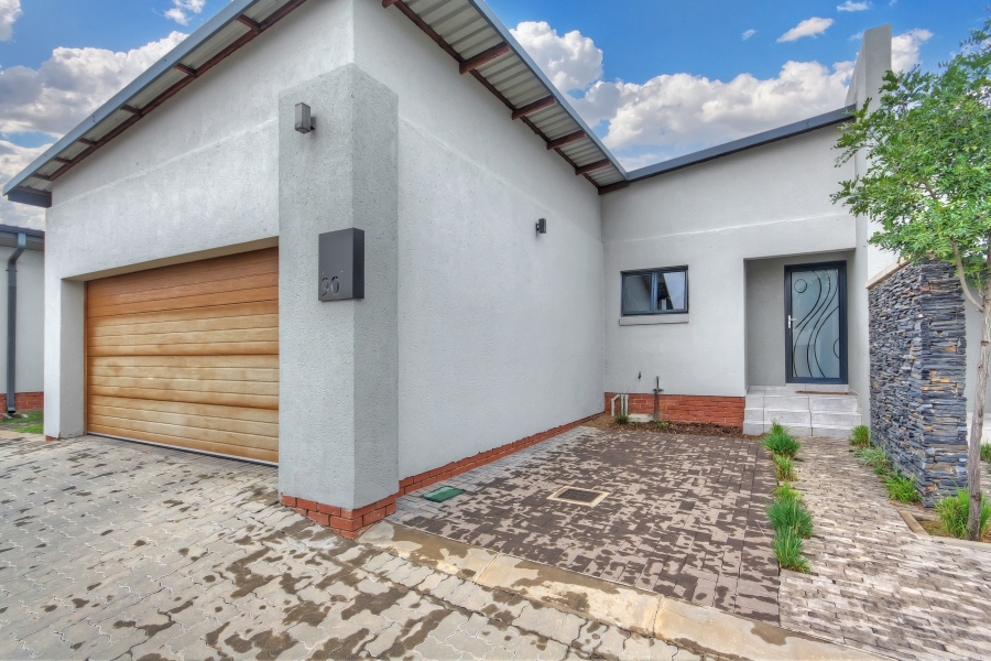 3 Bedroom Property for Sale in Crowthorne AH Gauteng
