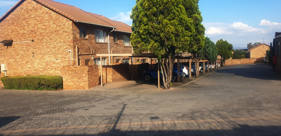 2 Bedroom Property for Sale in Honeydew Gauteng
