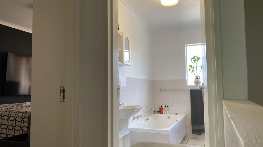 2 Bedroom Property for Sale in Honeydew Gauteng