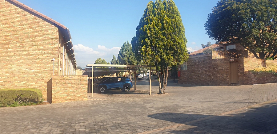 2 Bedroom Property for Sale in Honeydew Gauteng
