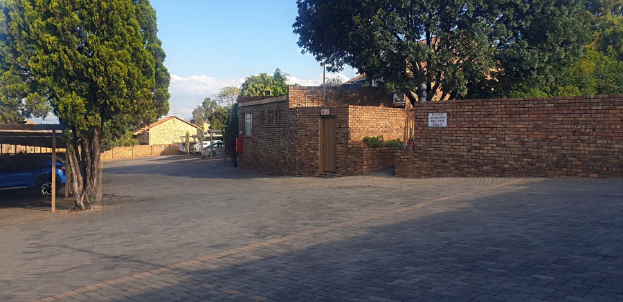 2 Bedroom Property for Sale in Honeydew Gauteng