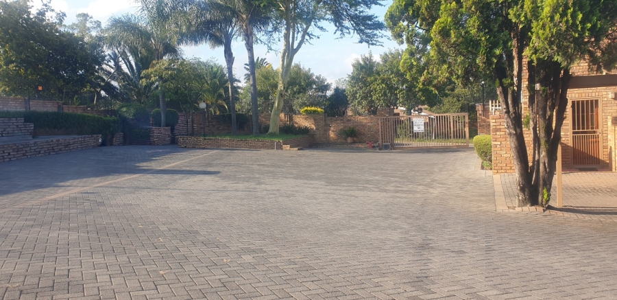 2 Bedroom Property for Sale in Honeydew Gauteng