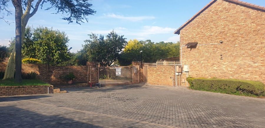 2 Bedroom Property for Sale in Honeydew Gauteng