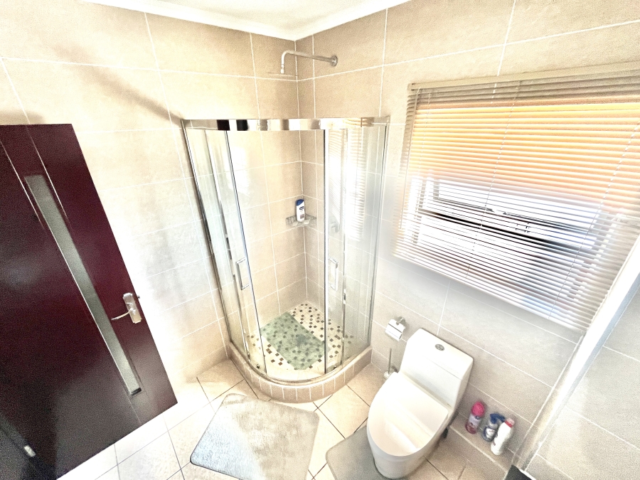 3 Bedroom Property for Sale in Blue Hills Gauteng