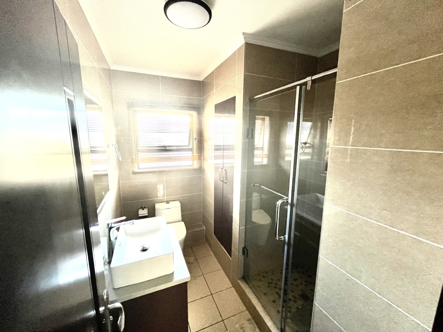 3 Bedroom Property for Sale in Blue Hills Gauteng