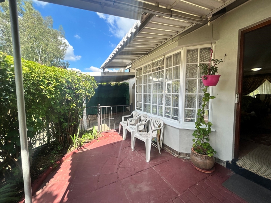 2 Bedroom Property for Sale in Bryanston Gauteng