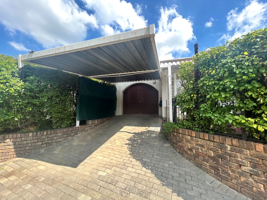 2 Bedroom Property for Sale in Bryanston Gauteng
