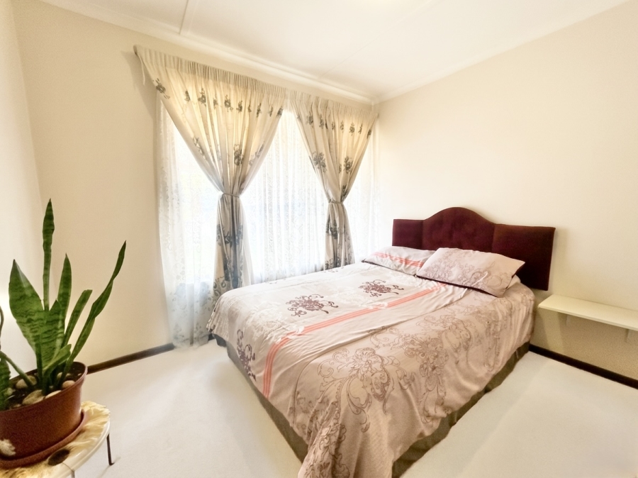 2 Bedroom Property for Sale in Bryanston Gauteng