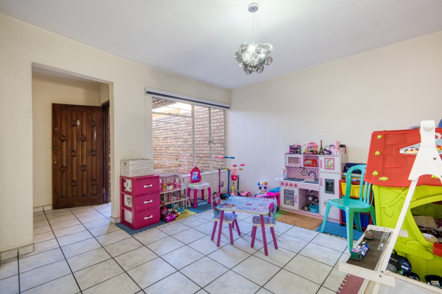 To Let 3 Bedroom Property for Rent in Victory Park Gauteng