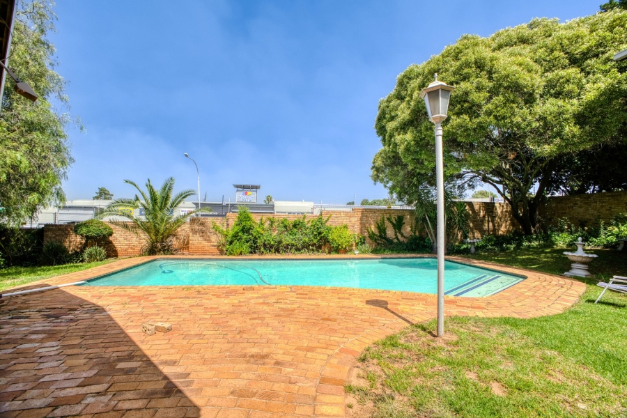 To Let 3 Bedroom Property for Rent in Victory Park Gauteng