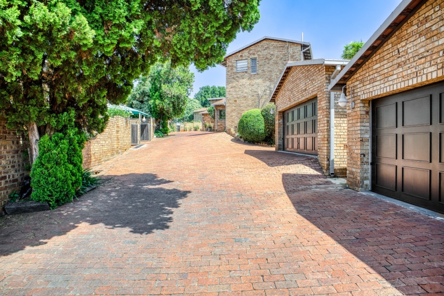 To Let 3 Bedroom Property for Rent in Victory Park Gauteng