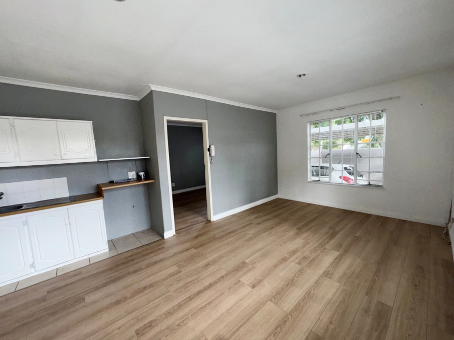 To Let 1 Bedroom Property for Rent in Parkmore Gauteng