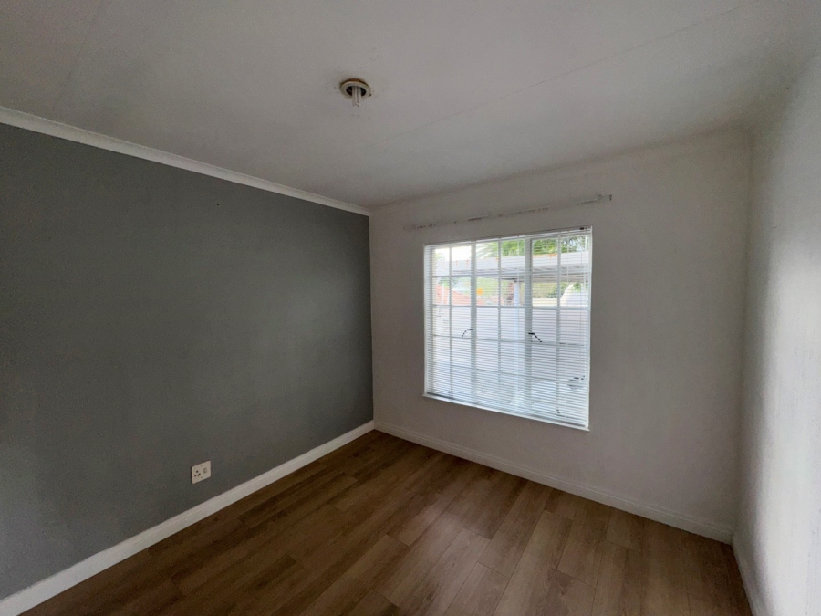To Let 1 Bedroom Property for Rent in Parkmore Gauteng