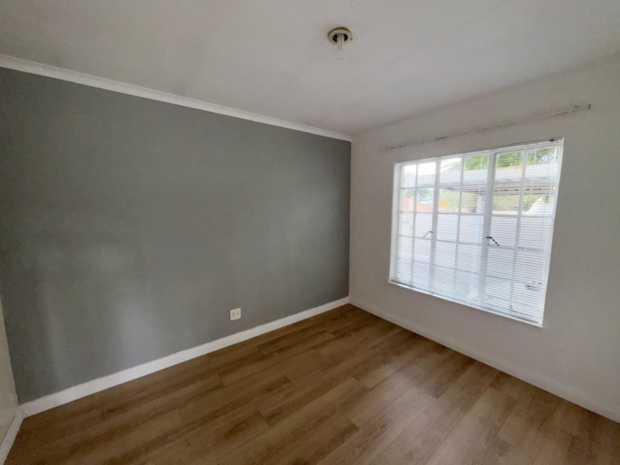 To Let 1 Bedroom Property for Rent in Parkmore Gauteng
