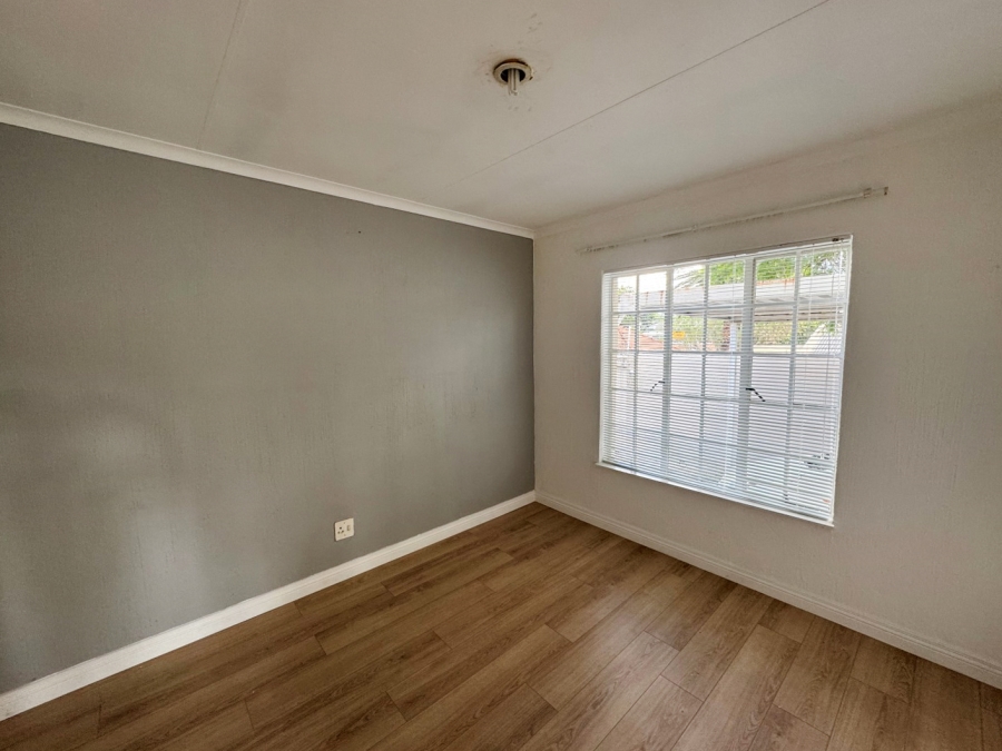 To Let 1 Bedroom Property for Rent in Parkmore Gauteng