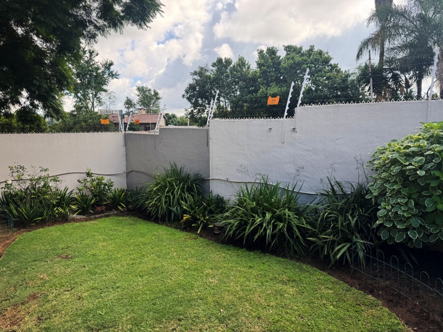 To Let 1 Bedroom Property for Rent in Parkmore Gauteng