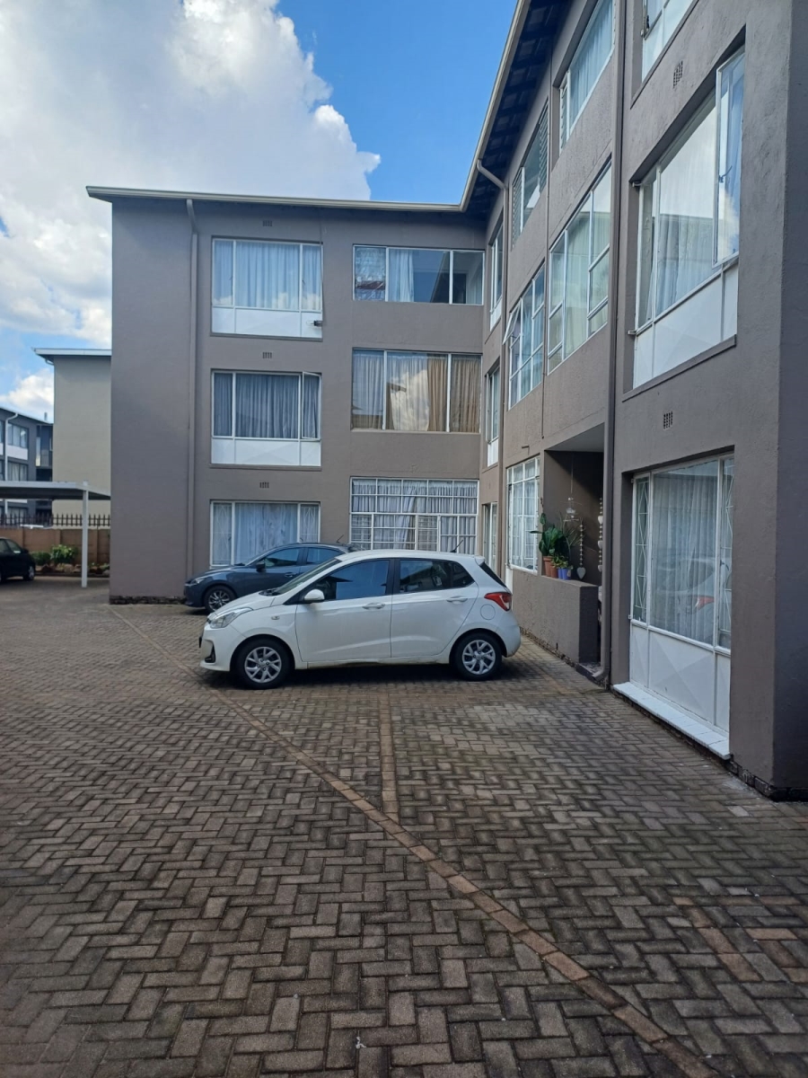 2 Bedroom Property for Sale in Witpoortjie Gauteng