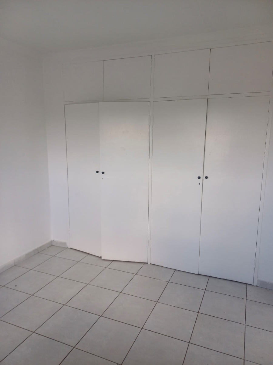 2 Bedroom Property for Sale in Witpoortjie Gauteng