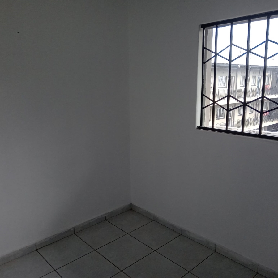 2 Bedroom Property for Sale in Witpoortjie Gauteng