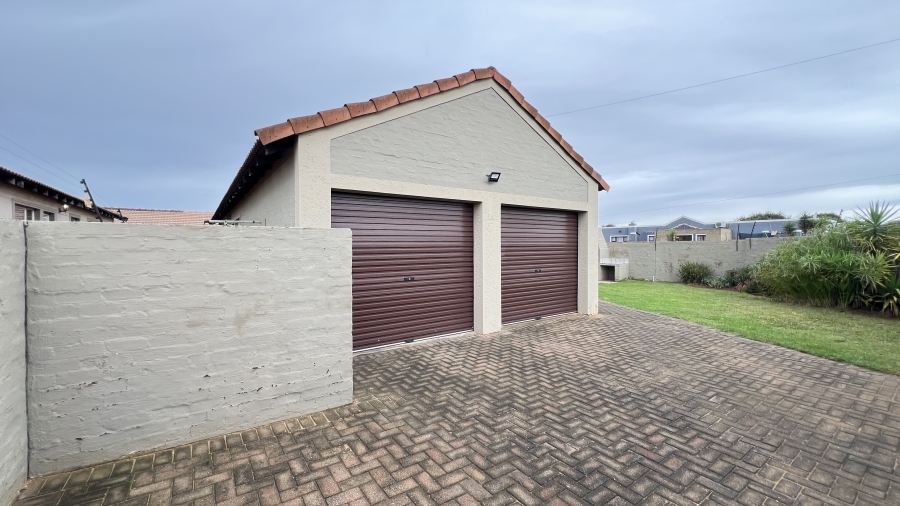3 Bedroom Property for Sale in Eike Park Gauteng