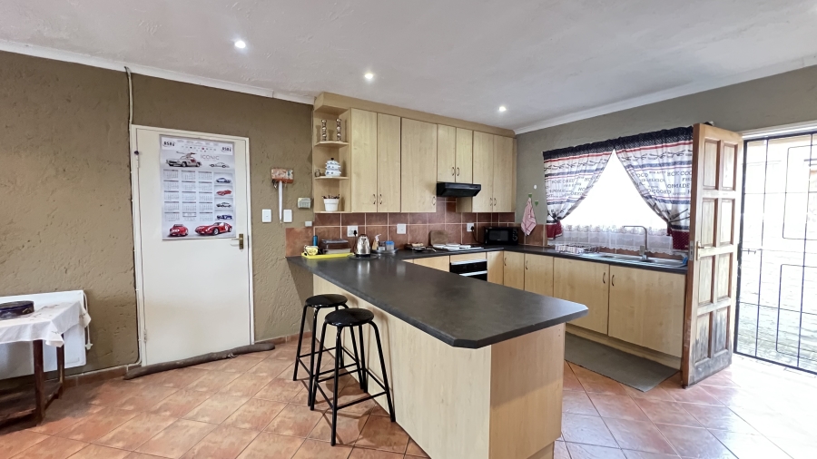 3 Bedroom Property for Sale in Eike Park Gauteng