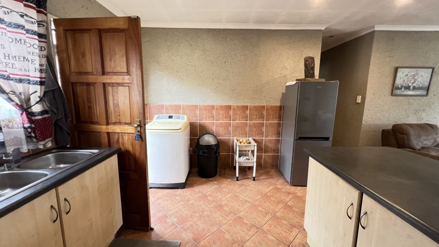 3 Bedroom Property for Sale in Eike Park Gauteng