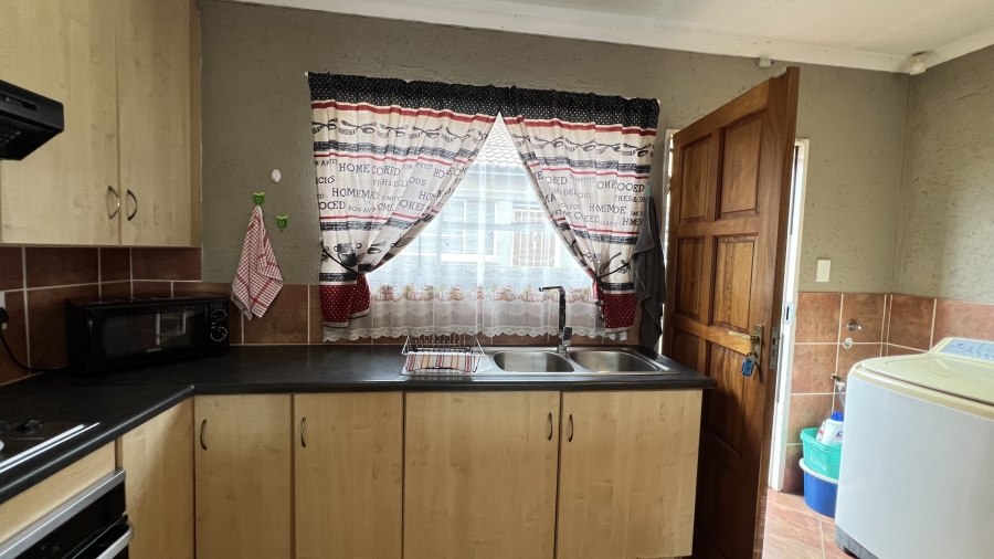 3 Bedroom Property for Sale in Eike Park Gauteng