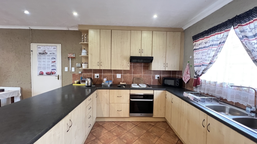 3 Bedroom Property for Sale in Eike Park Gauteng