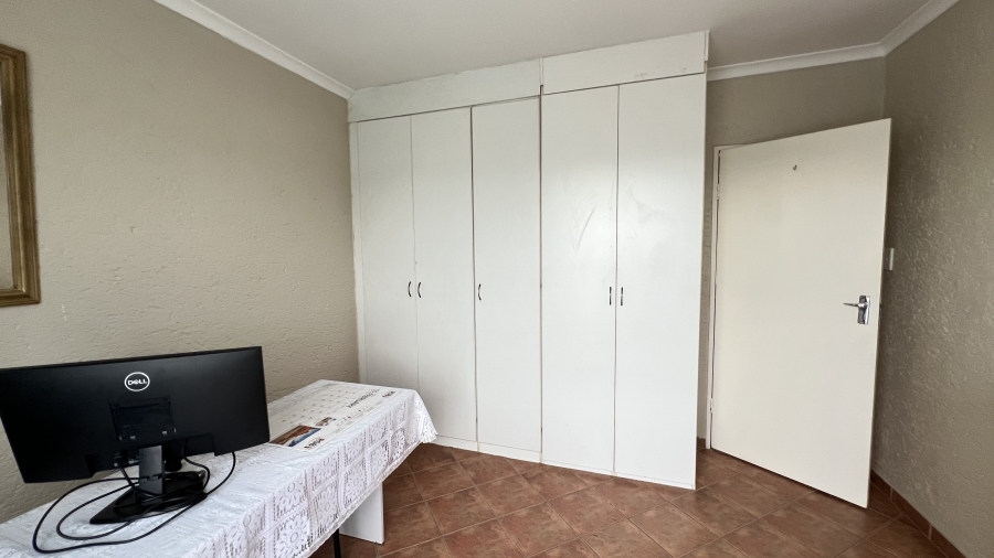 3 Bedroom Property for Sale in Eike Park Gauteng