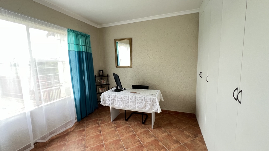 3 Bedroom Property for Sale in Eike Park Gauteng
