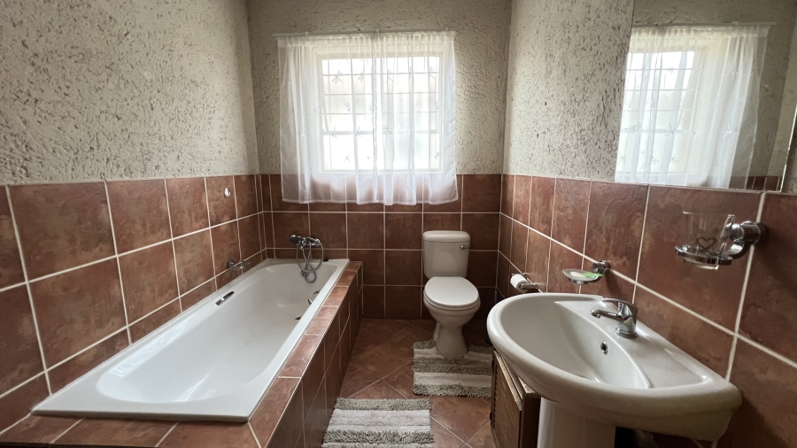 3 Bedroom Property for Sale in Eike Park Gauteng
