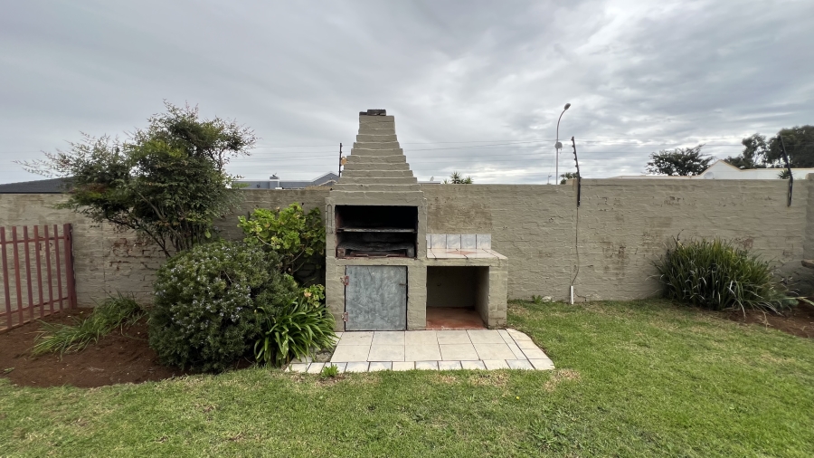 3 Bedroom Property for Sale in Eike Park Gauteng