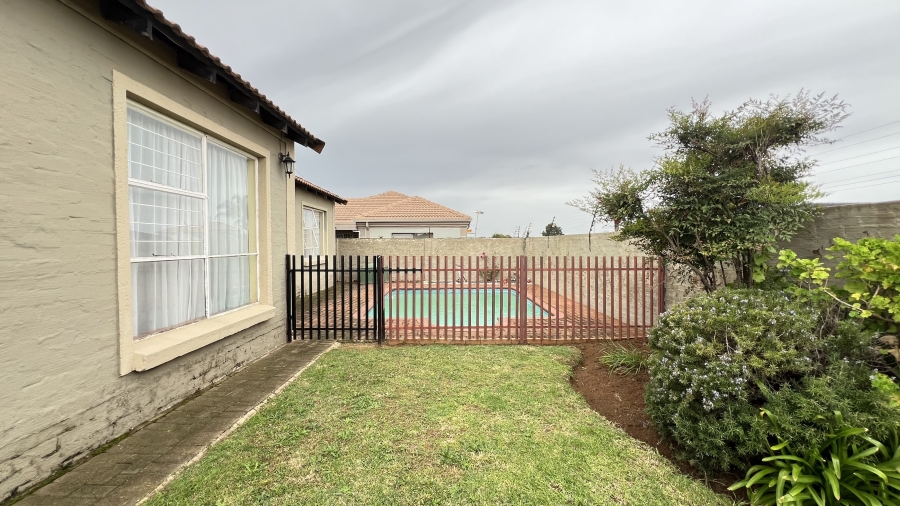 3 Bedroom Property for Sale in Eike Park Gauteng
