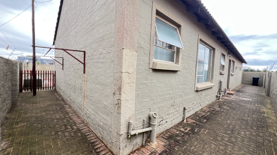 3 Bedroom Property for Sale in Eike Park Gauteng