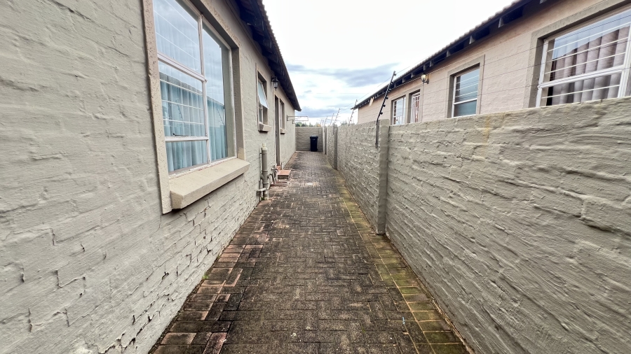 3 Bedroom Property for Sale in Eike Park Gauteng