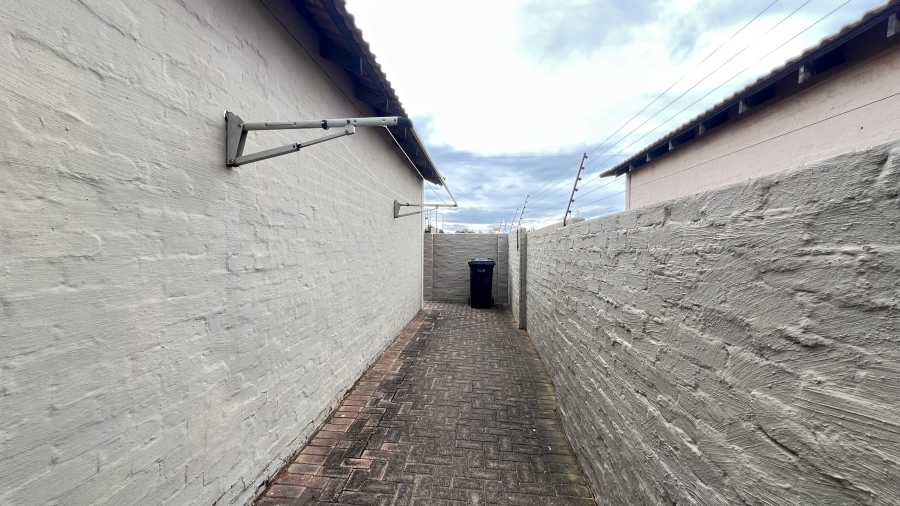3 Bedroom Property for Sale in Eike Park Gauteng