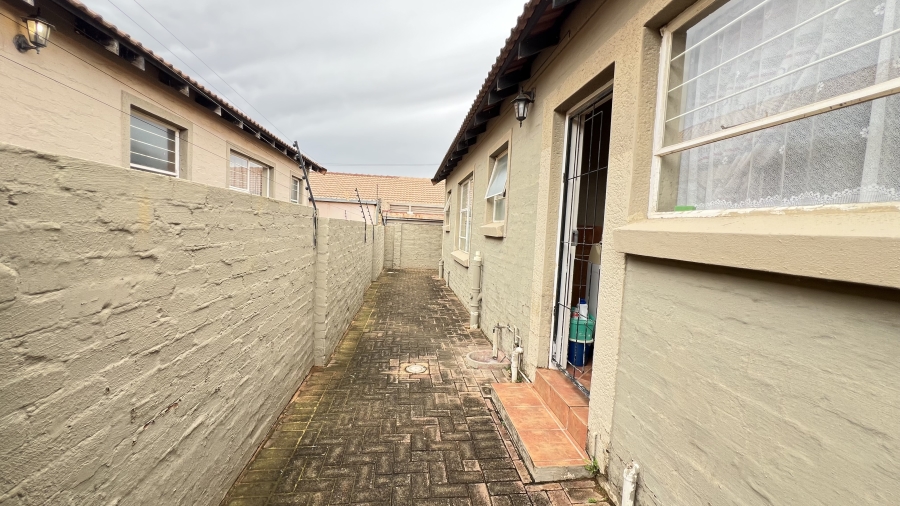3 Bedroom Property for Sale in Eike Park Gauteng