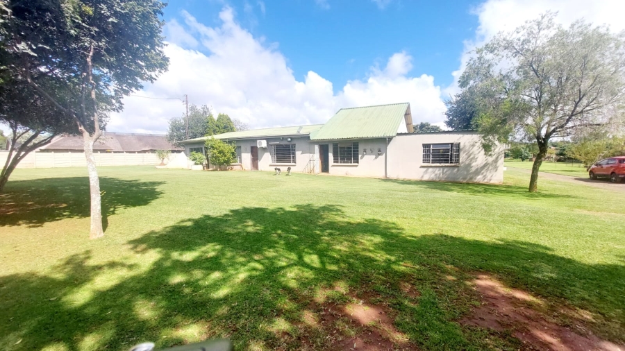 3 Bedroom Property for Sale in Loumarina A H Gauteng