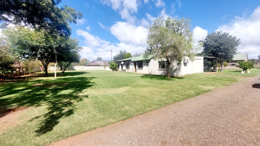 3 Bedroom Property for Sale in Loumarina A H Gauteng