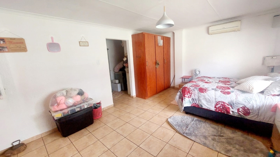 3 Bedroom Property for Sale in Loumarina A H Gauteng