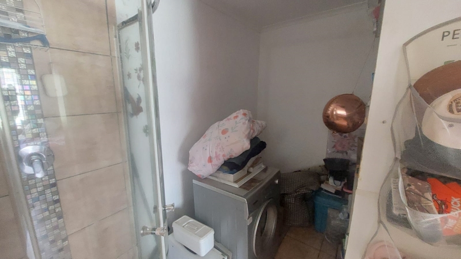 3 Bedroom Property for Sale in Loumarina A H Gauteng